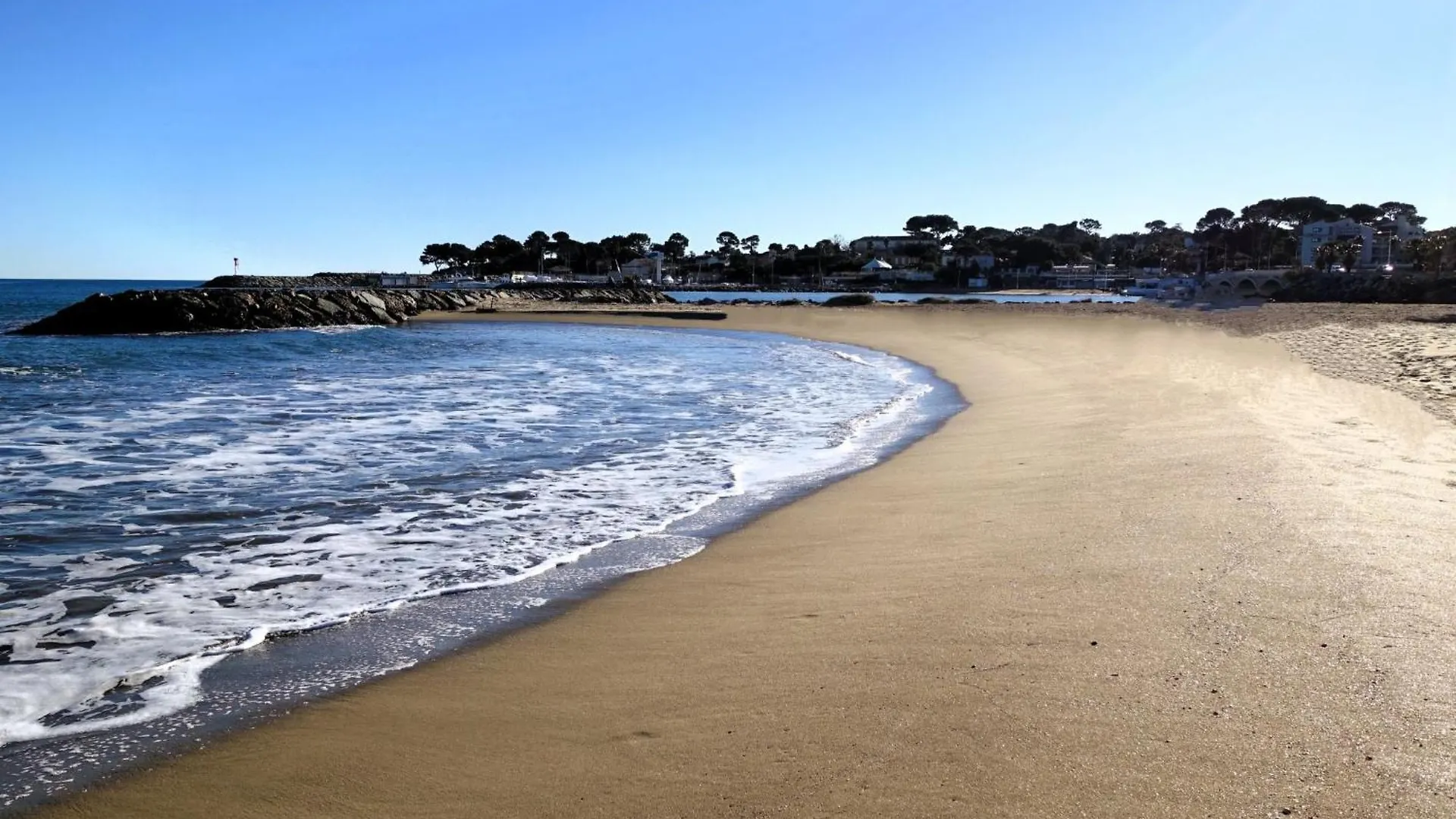 Apartment Les Maures De L'Esterel-1 By Interhome Saint Aygulf